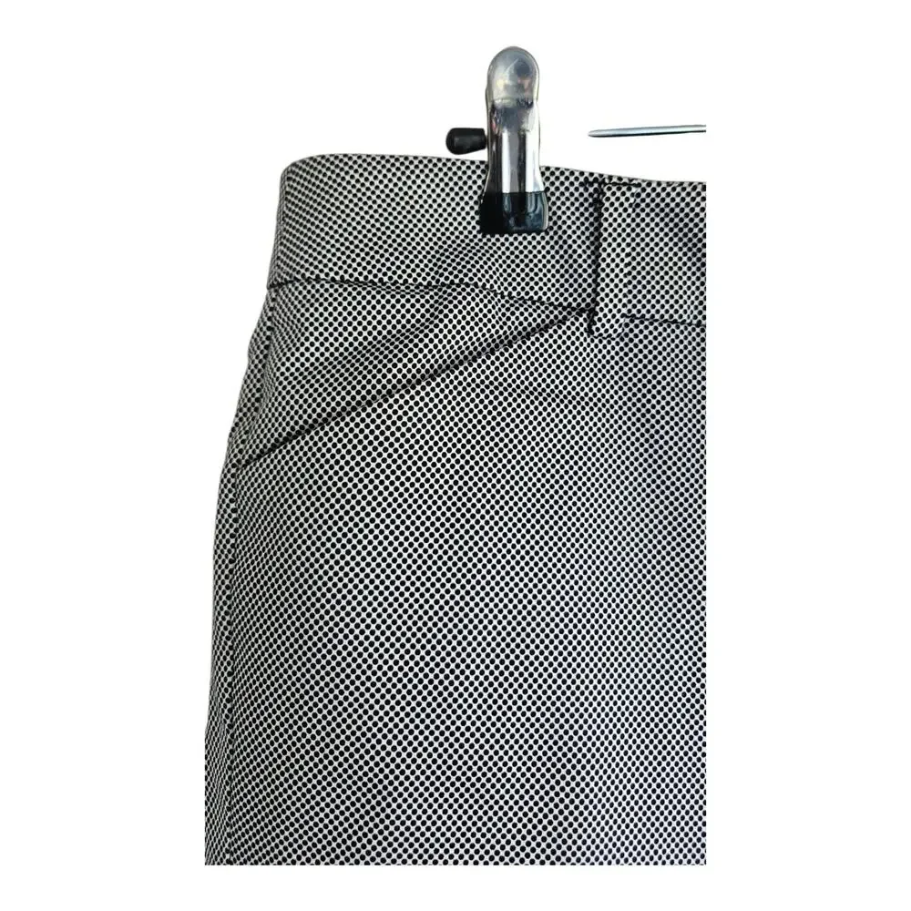 New York & Co 7th Avenue Black Dot Bermuda Slim Leg Womens 10 Stretch Pockets